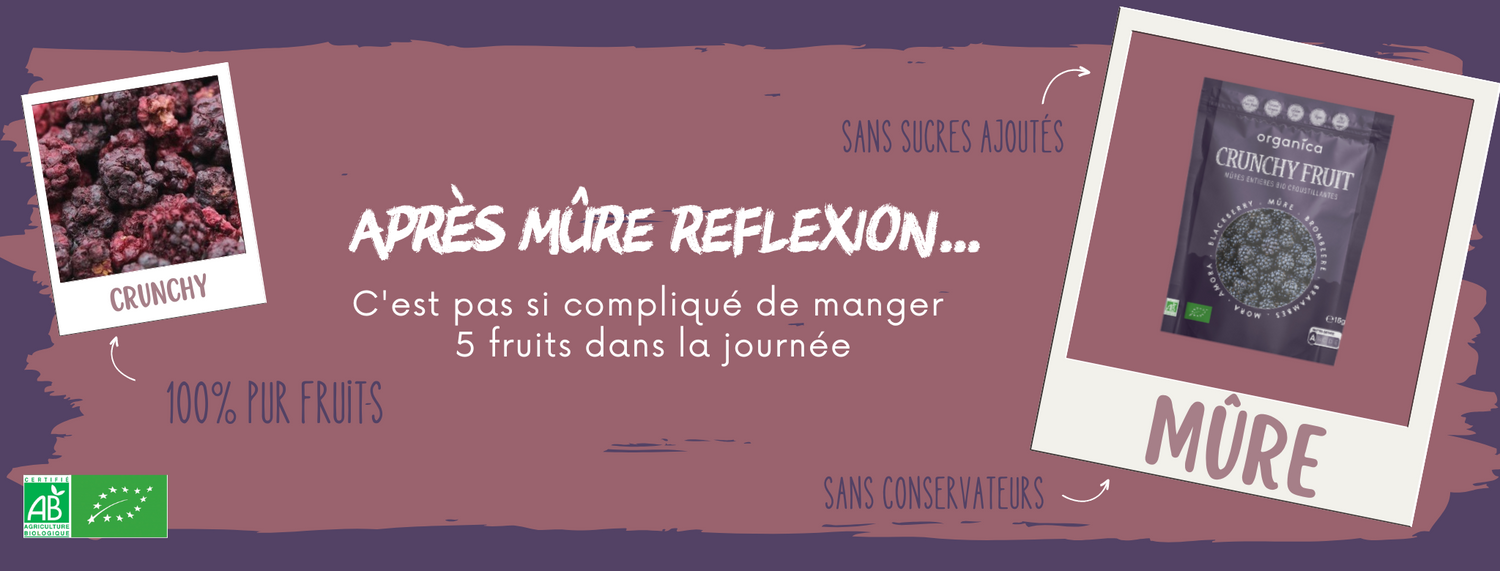 Mûres lyophilisées croquantes de la gamme CRUNCHY FRUIT, biologiques et sans sucres ajoutés, présentées dans un petit bol en bambou. Ces baies savoureuses et riches en antioxydants offrent une explosion de saveurs sucrées et légèrement acidulées. Parfaites pour une collation saine, ou pour agrémenter smoothies, yaourts et salades de fruits.